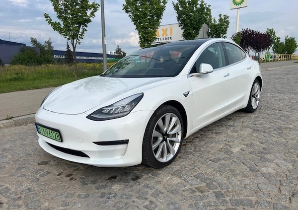 Tesla Model 3 cena 122000 przebieg: 57500, rok produkcji 2019 z Białystok małe 154